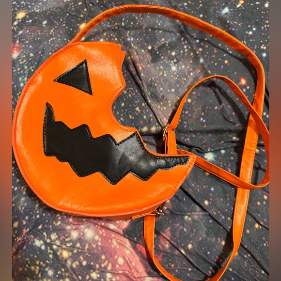 Trick R’ Treat Crossbody Bag - Picture 1 of 1